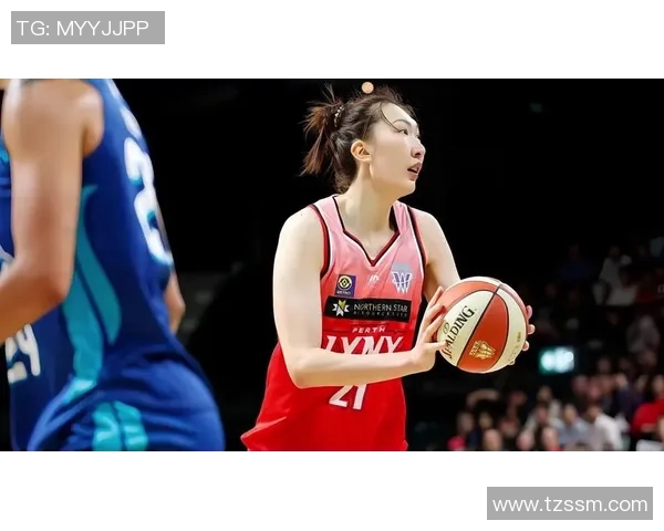 中国女篮在2018年对阵加拿大的精彩表现与比赛回顾分析