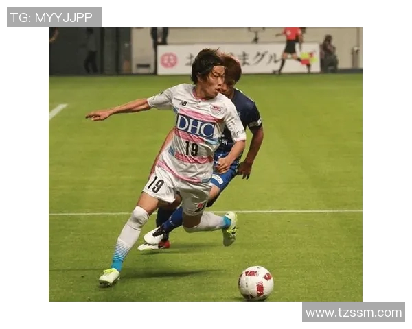 横滨水手与鸟栖沙岩的激烈对决展现足球魅力与团队精神